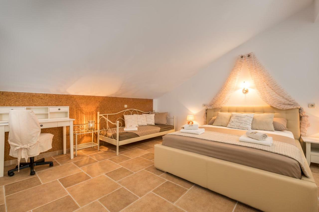 Holiday Home Harmony Žrnovnica Eksteriør billede