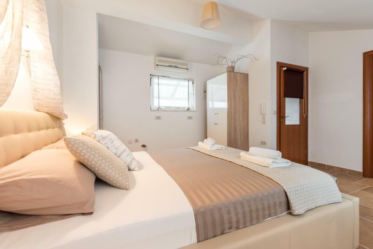 Holiday Home Harmony Žrnovnica Eksteriør billede